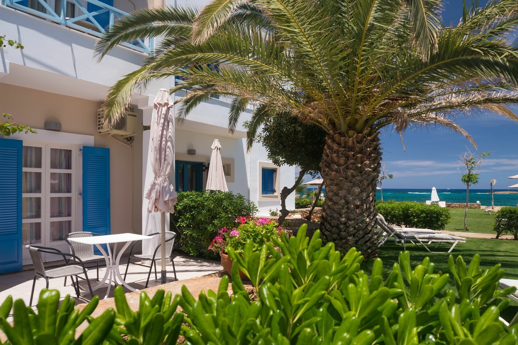 Pyrgos Beach Hotel Apartments Malia  Bagian luar foto